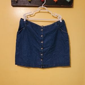 Kikomo women's jean midi skirt. Button down front. Size 22.
